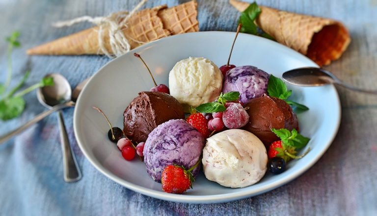 Satisfy your Sweet Tooth with Scoops Homemade Ice Cream