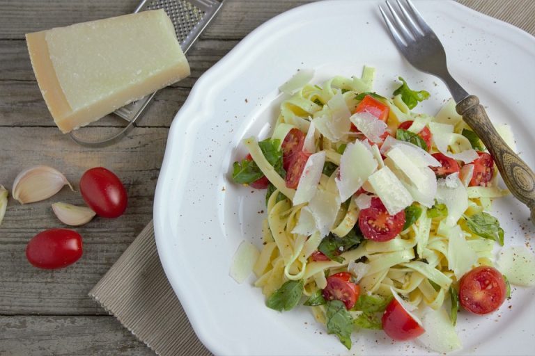 Homemade Spaghetti Sauce: Unpeeled Tomato Method