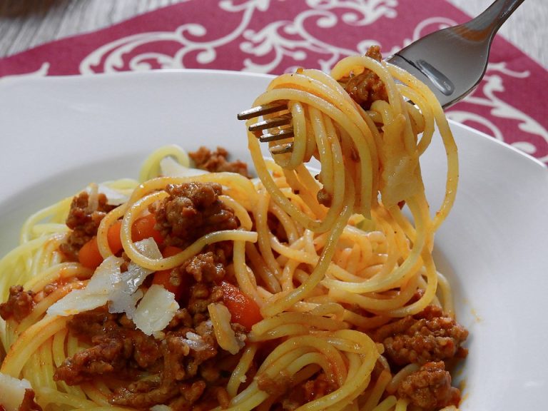 Fresh Tomato Spaghetti Sauce: Skip the Peeling