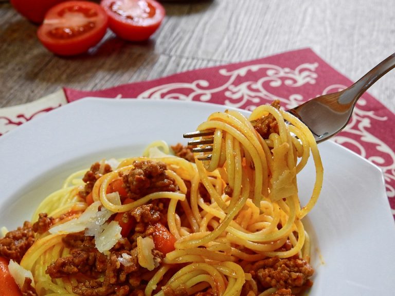 Homemade Spaghetti: How Many Calories in Meat Sauce?