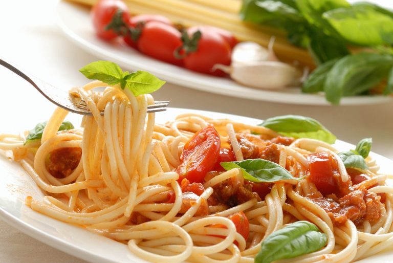 Easy Spaghetti Sauce with Fresh Tomatoes, Unpeeled