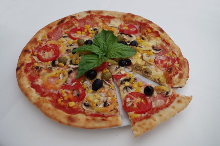 Homemade Pizza Kit: Create Perfect Pizzas at Home