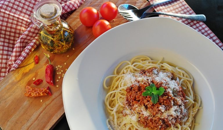 Delicious Spaghetti Sauce with Unpeeled Tomatoes