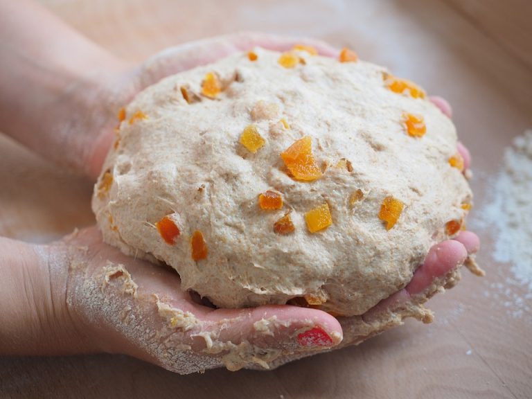 Homemade Bread Bags: The Eco-Friendly Bread Storage Solution