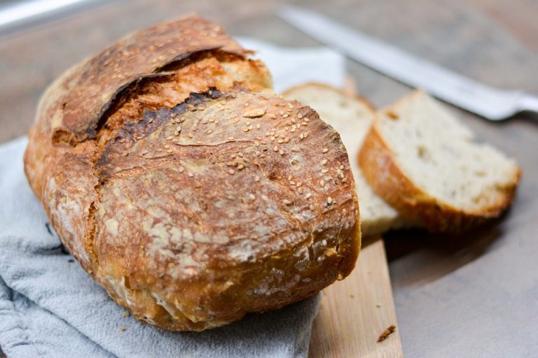 Delicious Garlic Bread made from White Bread