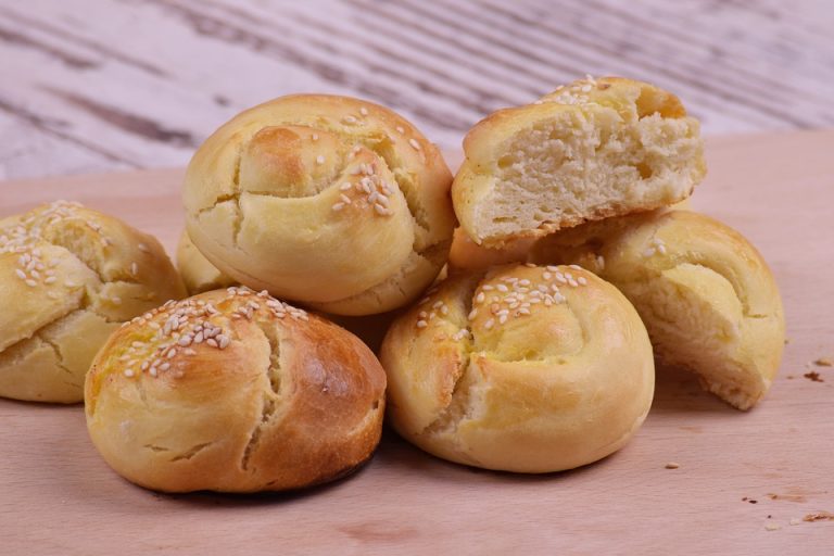 Quick and Easy Homemade Garlic Bread with Sliced Bread