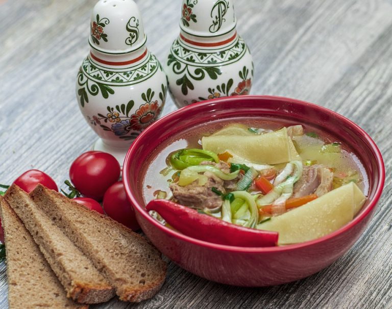 Hearty and Hearty: Canned Beef Vegetable Soup Recipe