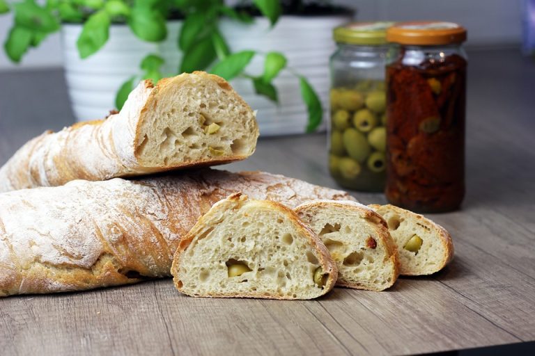 Simple and Delicious: Garlic Bread with Sliced Bread Recipe