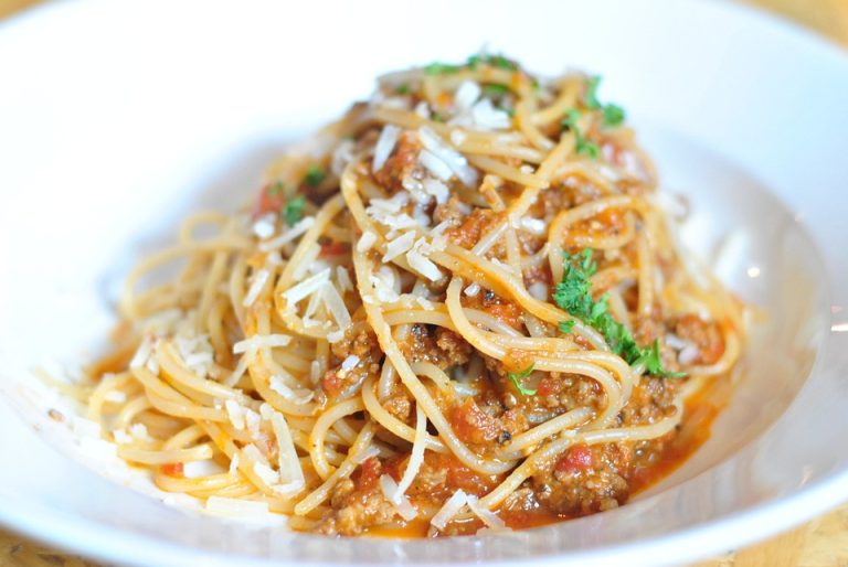 How to Make Delicious Spaghetti Sauce from Frozen Tomatoes